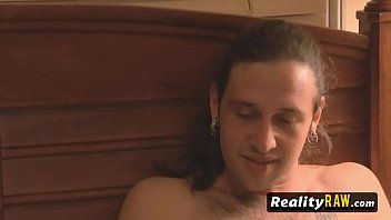 Reproduzir Sexo oral e mais prazer para essas gatas excitadas em uma orgia.