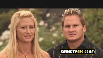play Swingers diğer çiftleri şaşırtmayı sever