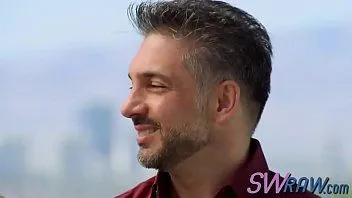 play La vita di uno scambista è piena di sesso e grandi esperienze! voglio aderire