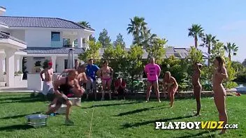 play Zabawa w słońcu z seks grupą napalonych par swingersów!