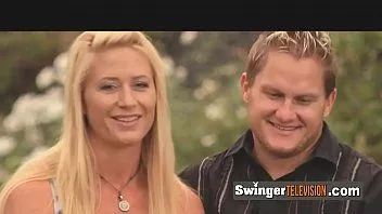 Odtwórz Amatorska para swingersów dzieli się swoimi najgłębszymi fantazjami seksualnymi i przemyśleniami.