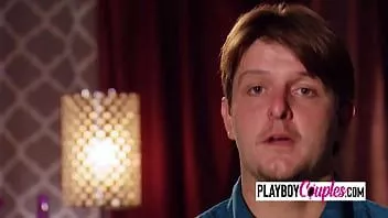 Jouer Les invités choisissent une femme amateur avec qui jouer