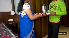play Rencontre torride de Desi Bhabhi avec un employé de l'hôtel - Audio hindi explicite