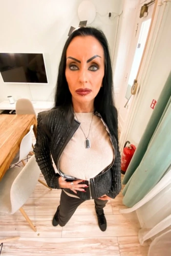 Порнозвезда Sidney Dark