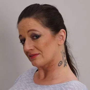 পর্নস্টার Adrienne Kiss